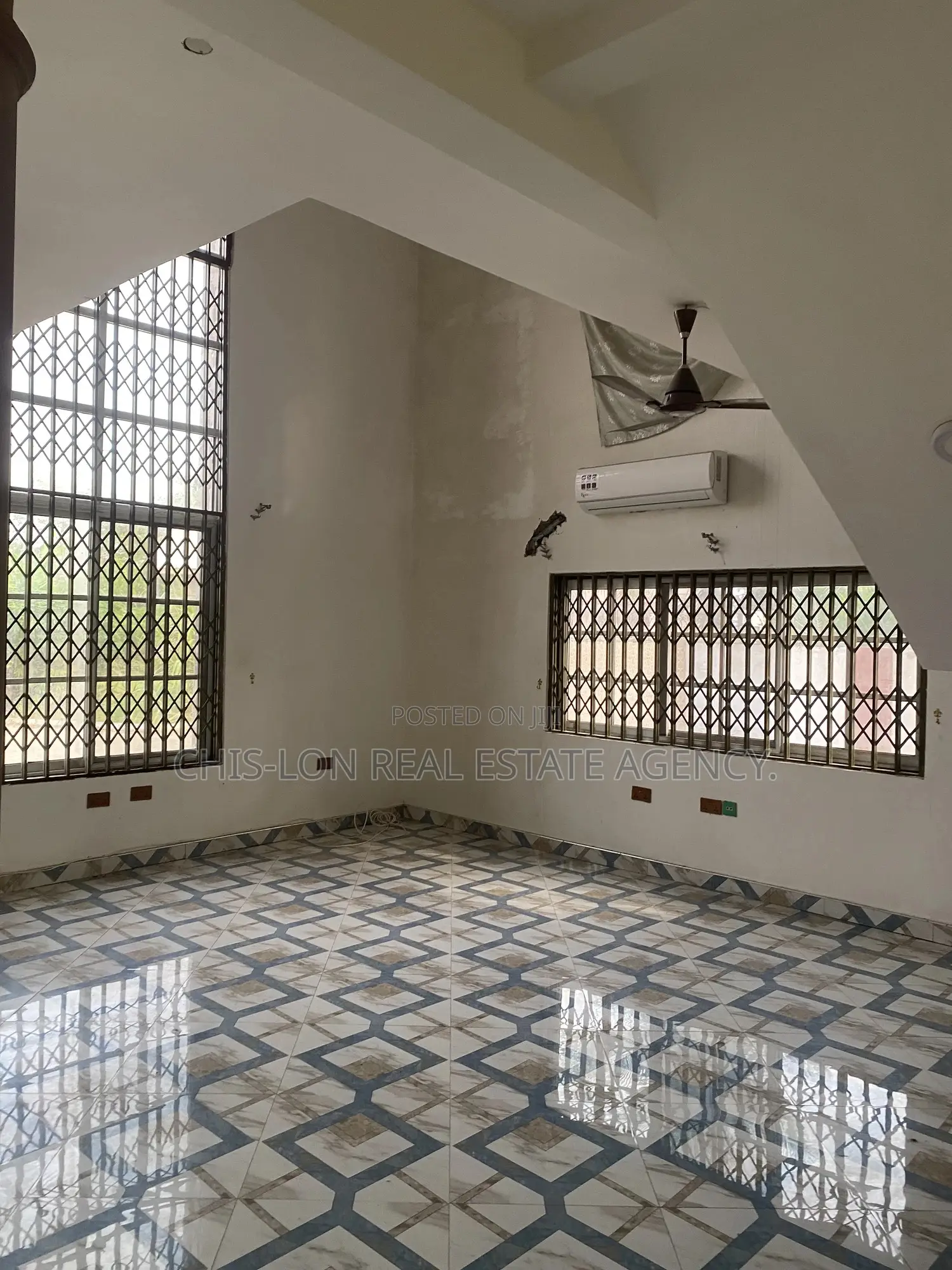 5bdrm Duplex in Chis-Lon Real Estate, Toll Booth for rent