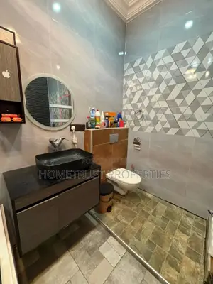 5bdrm House in Amasaman Medie for sale