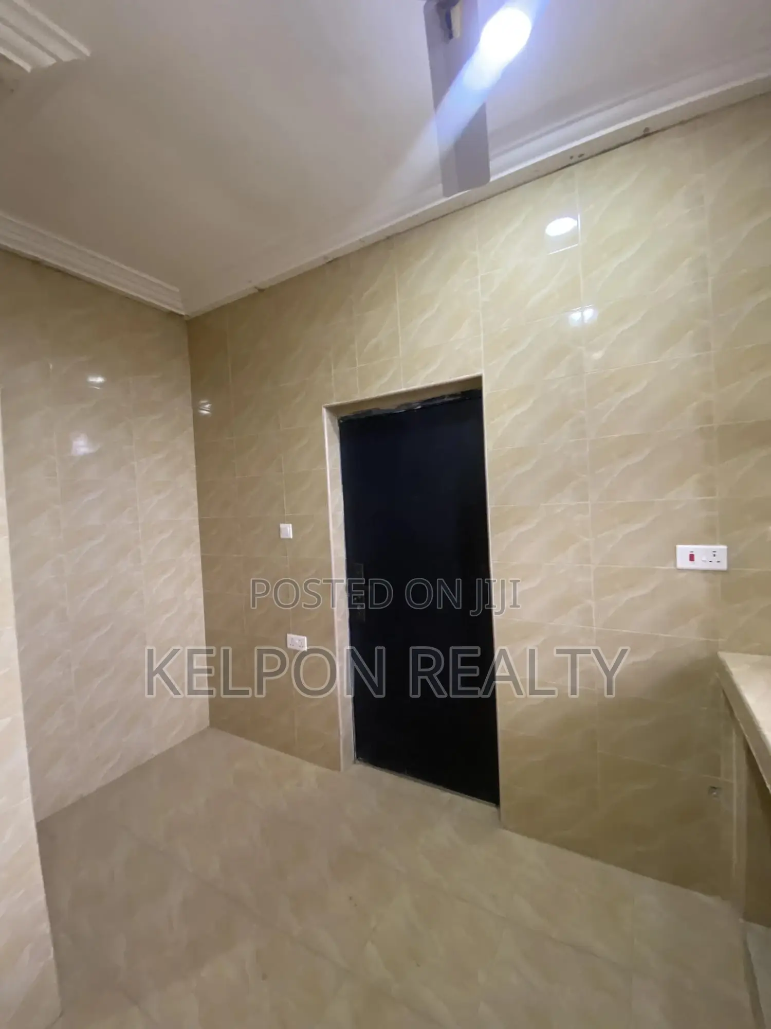 3bdrm Apartment in Dansoman, Afoko Foto for rent
