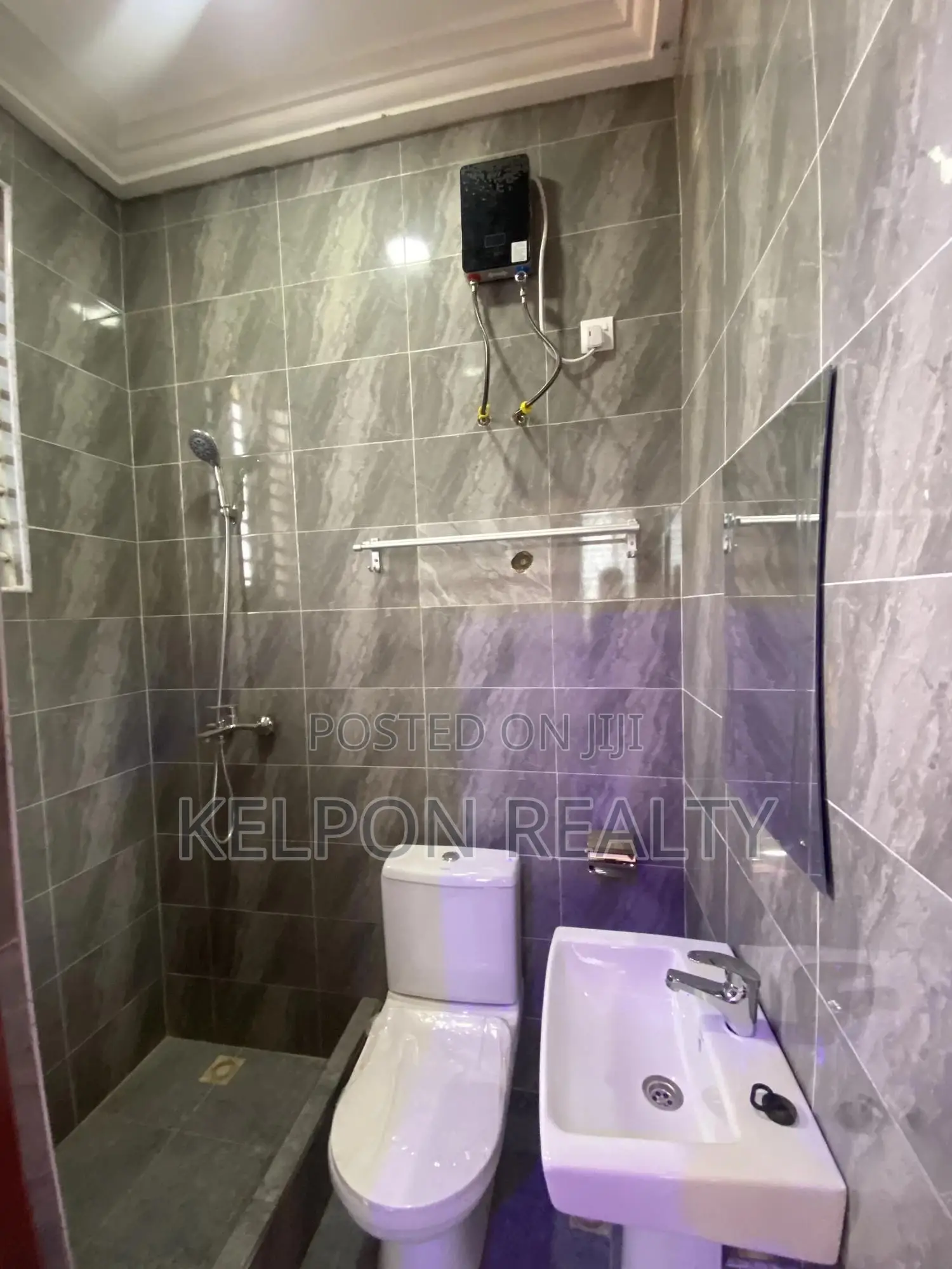 3bdrm Apartment in Dansoman, Afoko Foto for rent