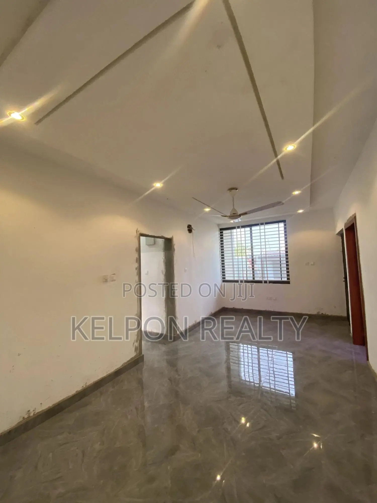 3bdrm Apartment in Dansoman, Afoko Foto for rent