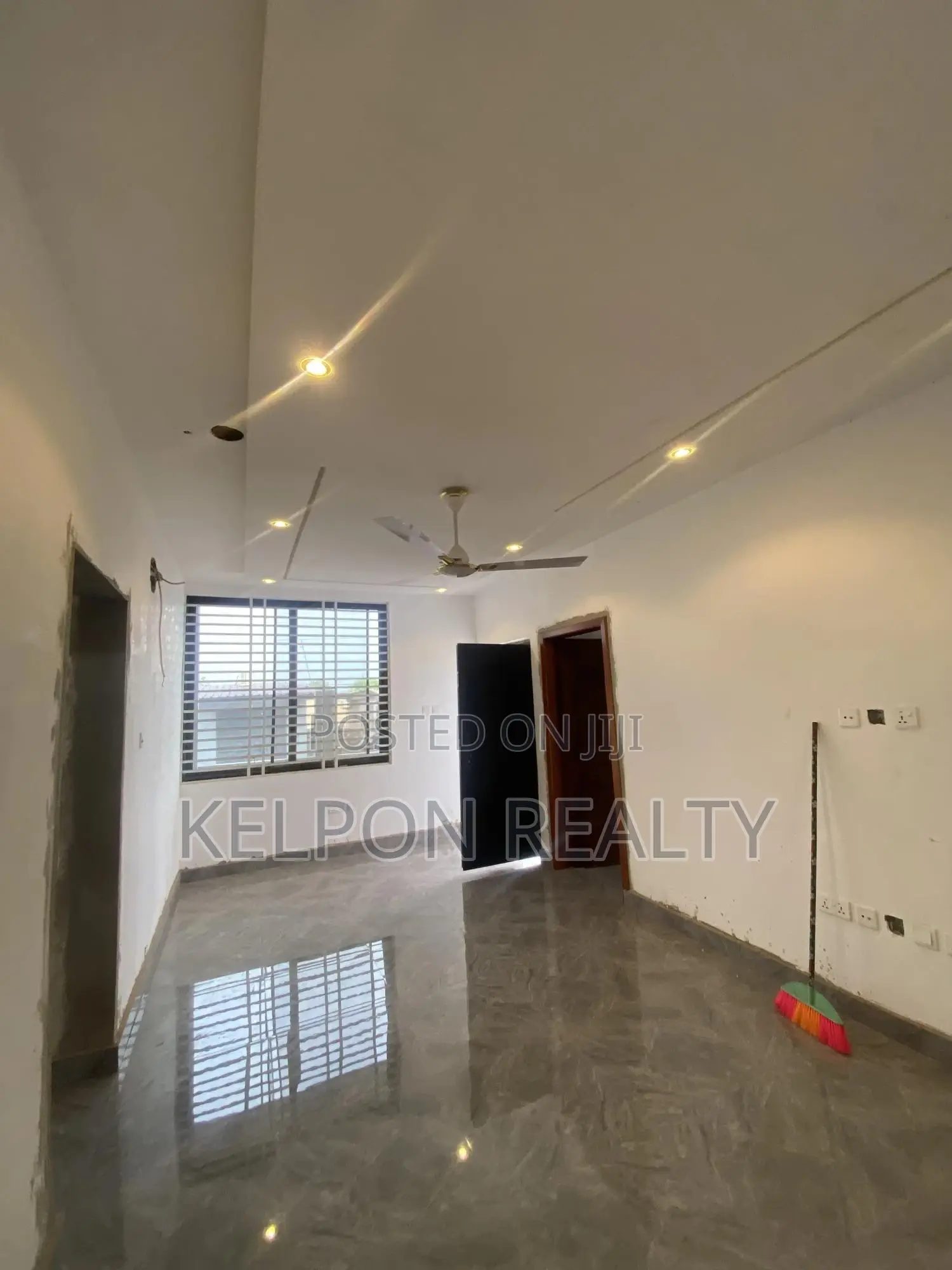 3bdrm Apartment in Dansoman, Afoko Foto for rent