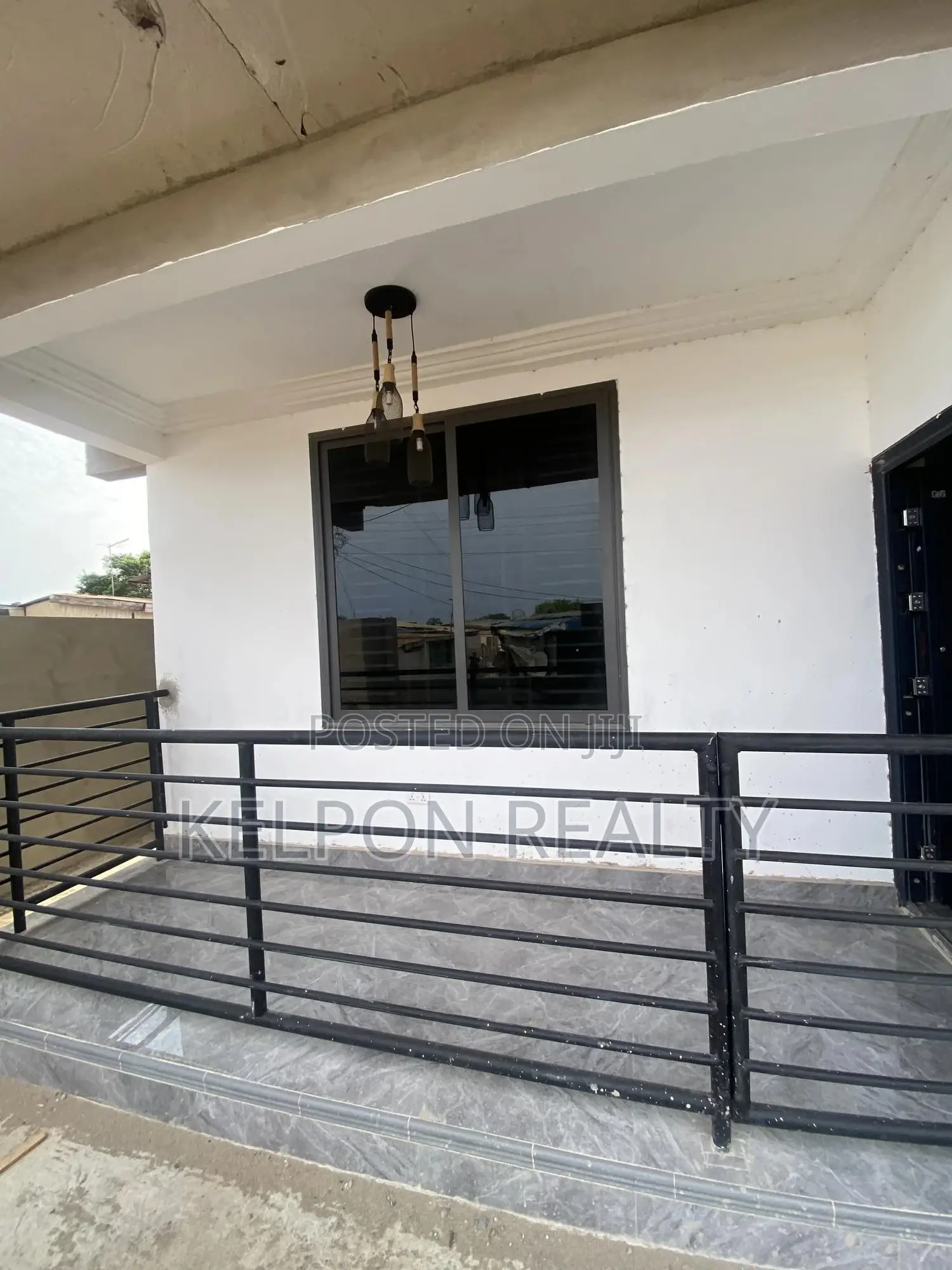3bdrm Apartment in Dansoman, Afoko Foto for rent