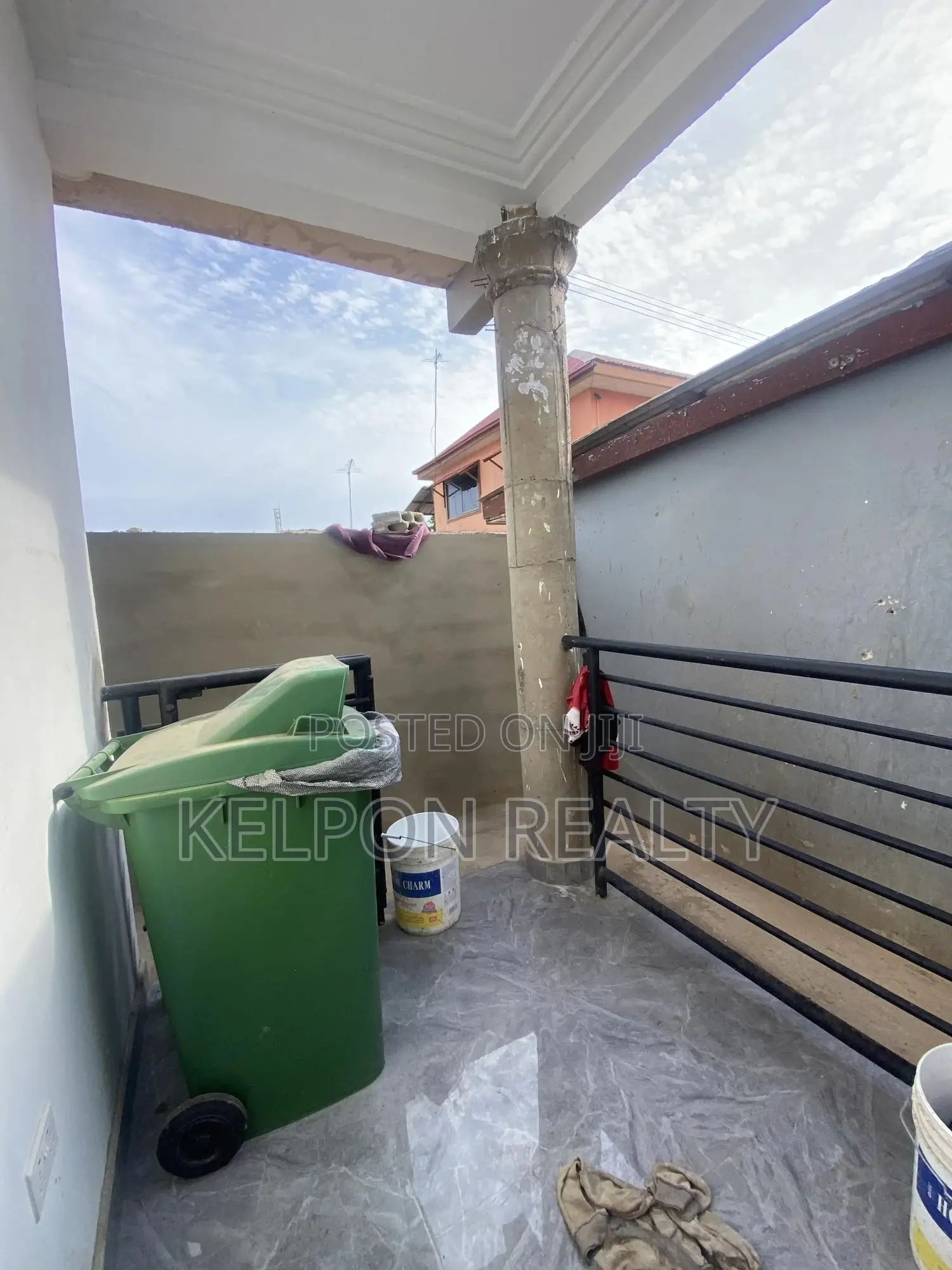3bdrm Apartment in Dansoman, Afoko Foto for rent