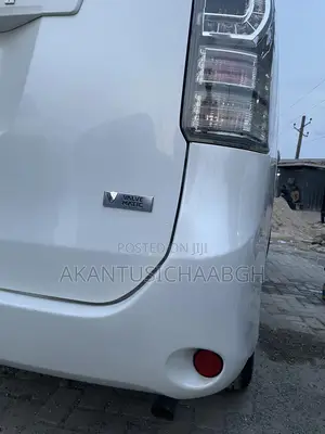 Toyota Voxy 2013 White