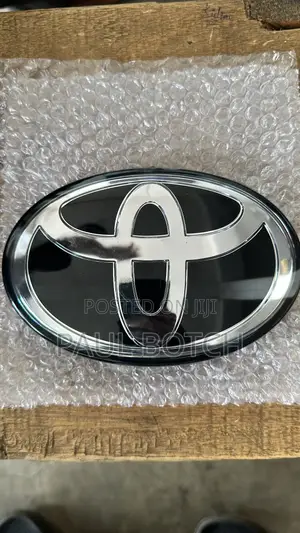 Toyota Emblem (Crown)