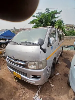 Toyota HiAce 2013 Silver