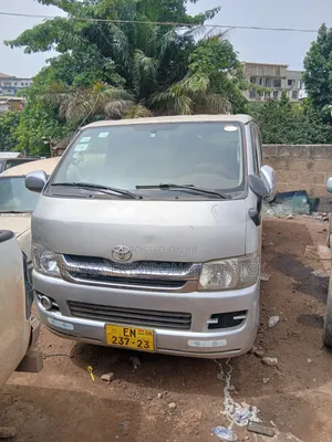Toyota HiAce 2013 Silver