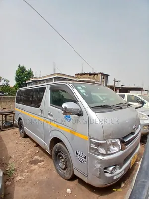 Toyota HiAce 2013 Silver
