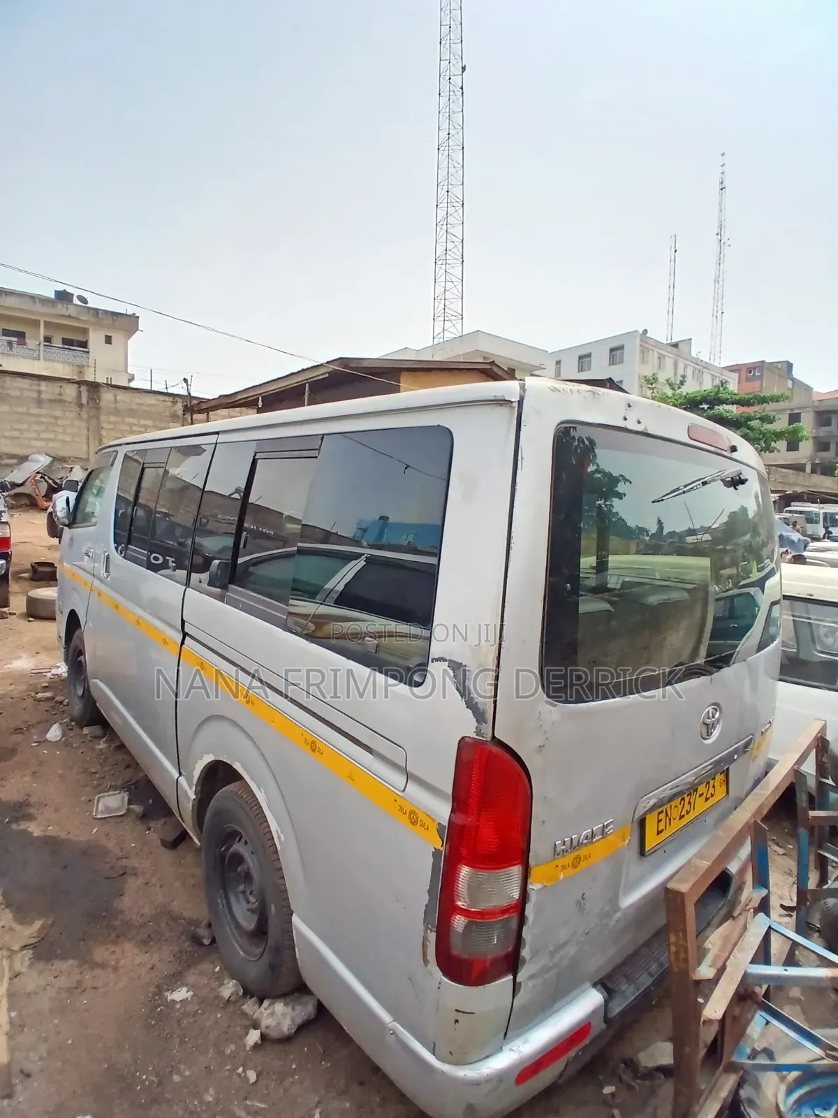 Toyota HiAce 2013 Silver