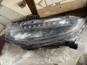 Honda Civic Headlight Pair