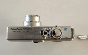 Canon Powershot Sd400 Elph . Battery, Sd Card, Charger