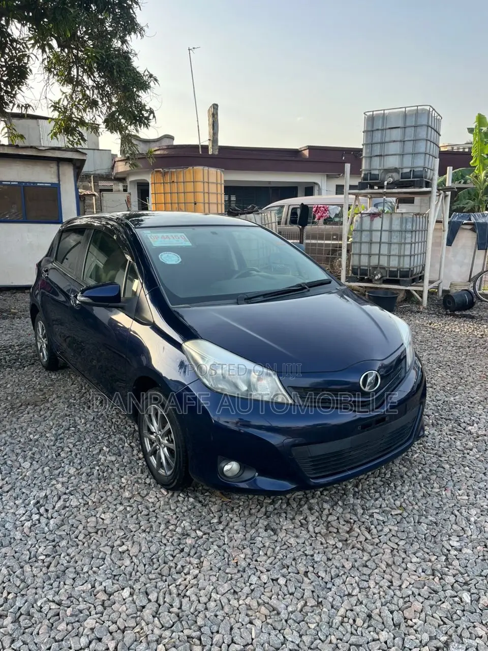 Toyota Vitz 1.3 FWD 3dr 2012 Blue