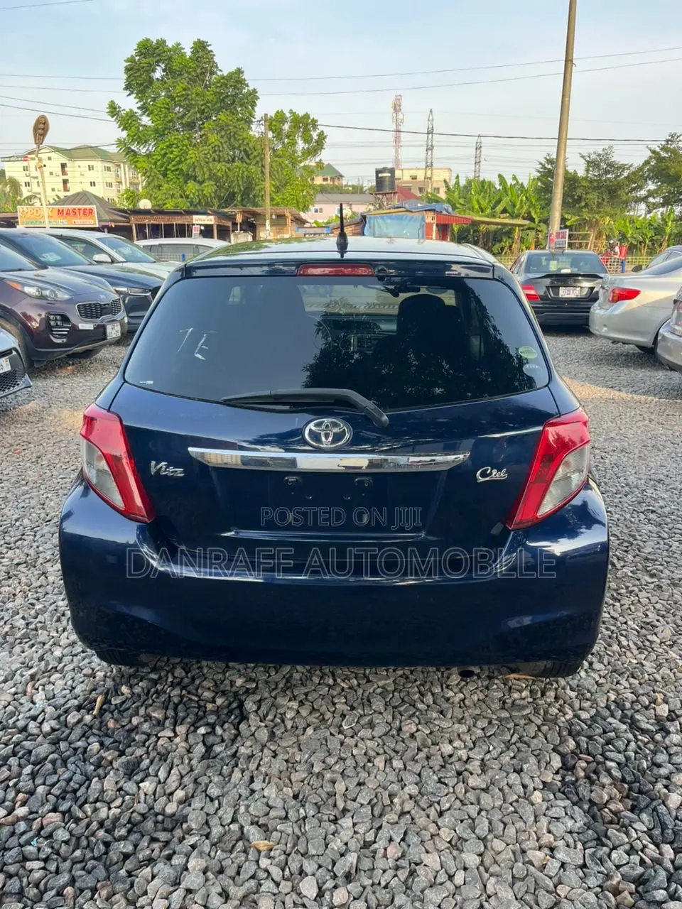 Toyota Vitz 1.3 FWD 3dr 2012 Blue