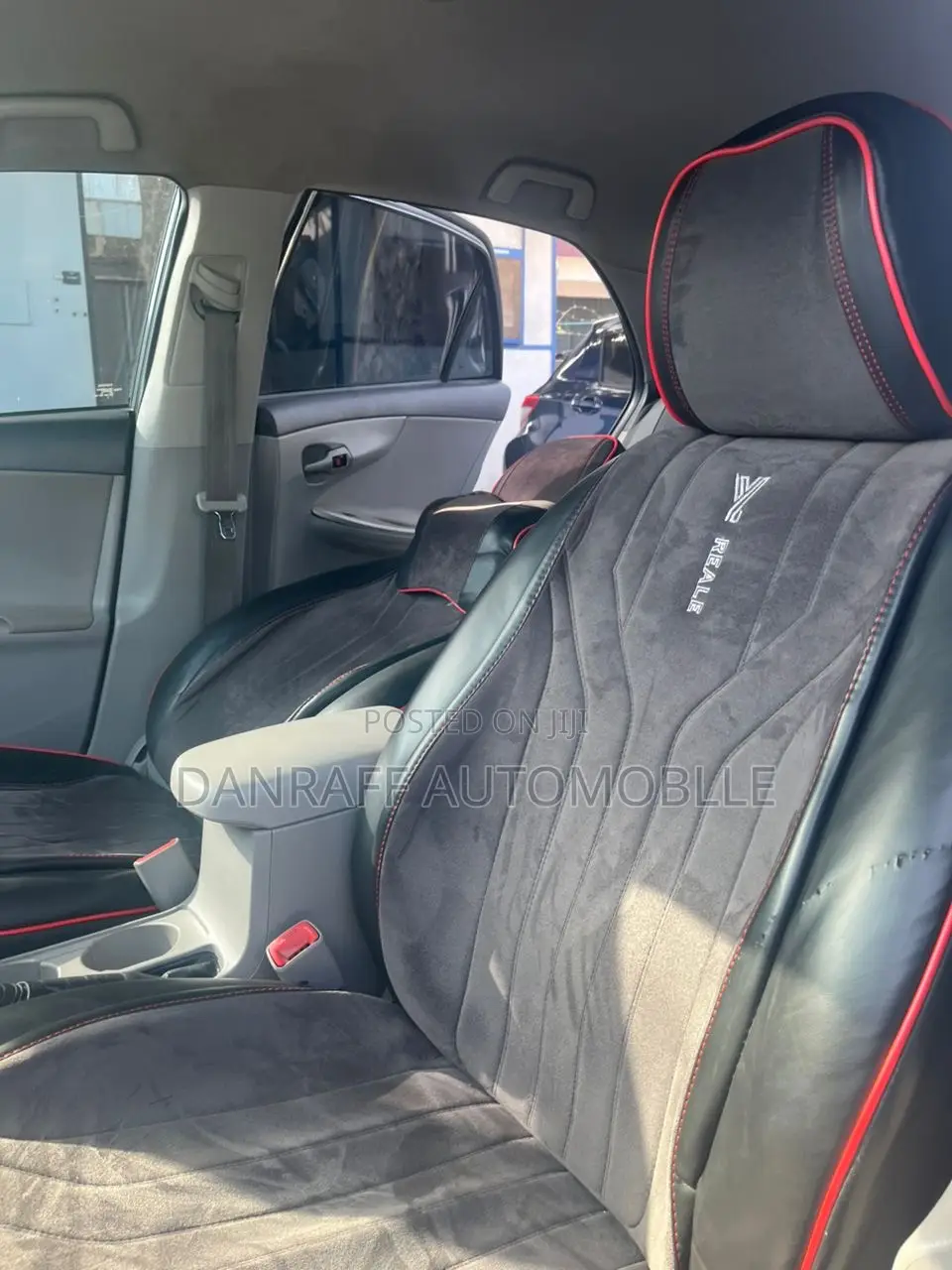 Toyota Corolla LE 4dr Sedan (1.8L 4cyl 4A) 2012 Gray