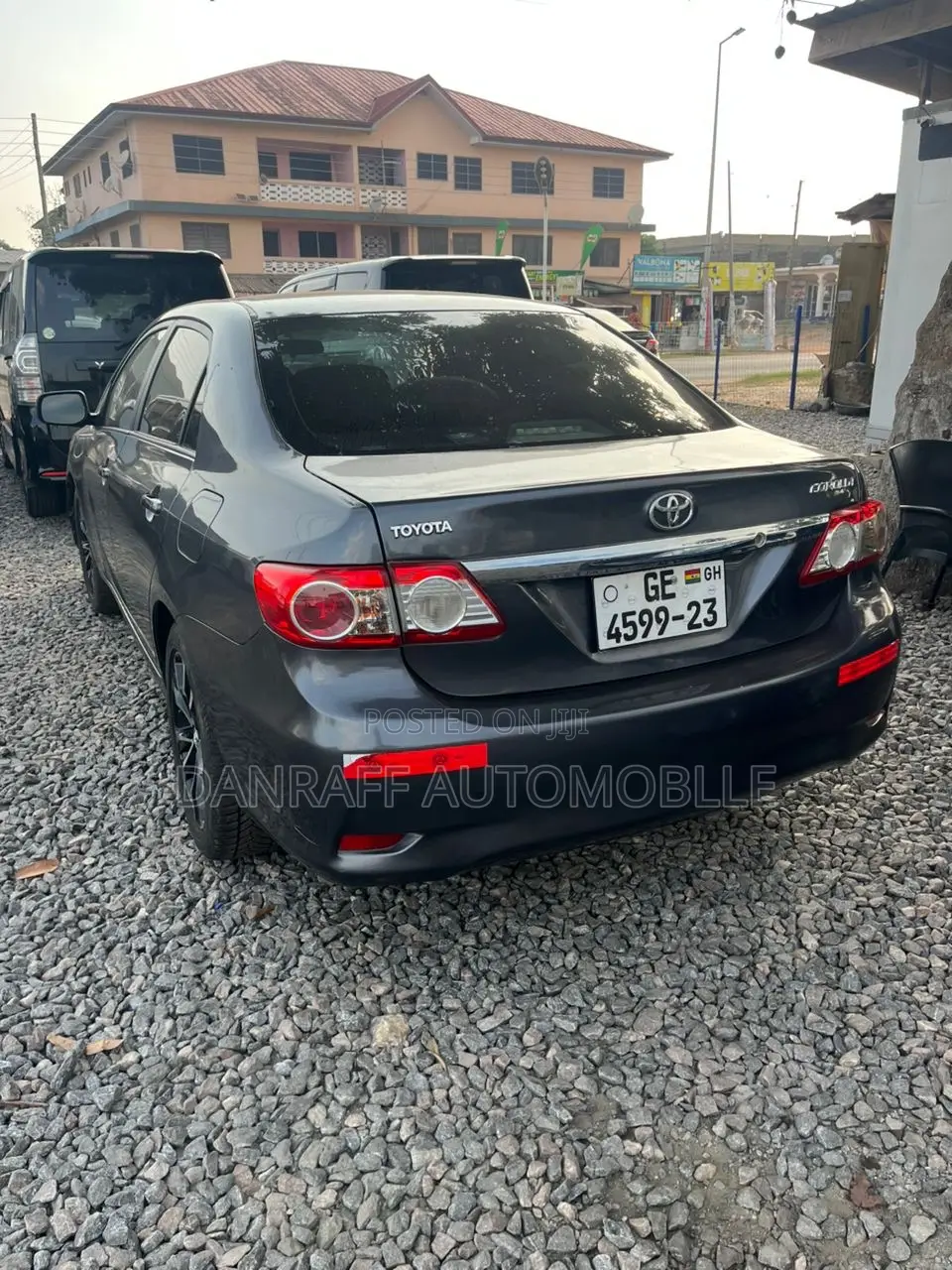 Toyota Corolla LE 4dr Sedan (1.8L 4cyl 4A) 2012 Gray