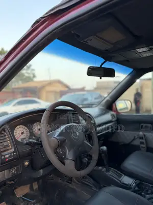 Nissan Pathfinder 2006 Red