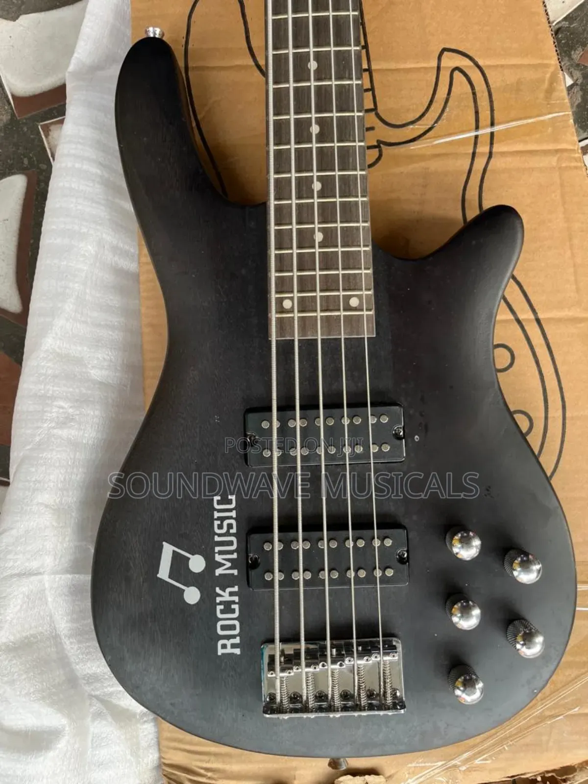 Passive Bas Guitar