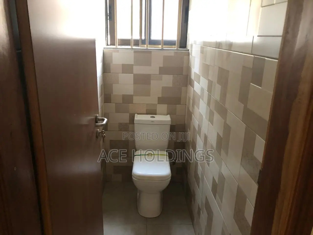 3bdrm House in Community 22, Tema Metropolitan for sale