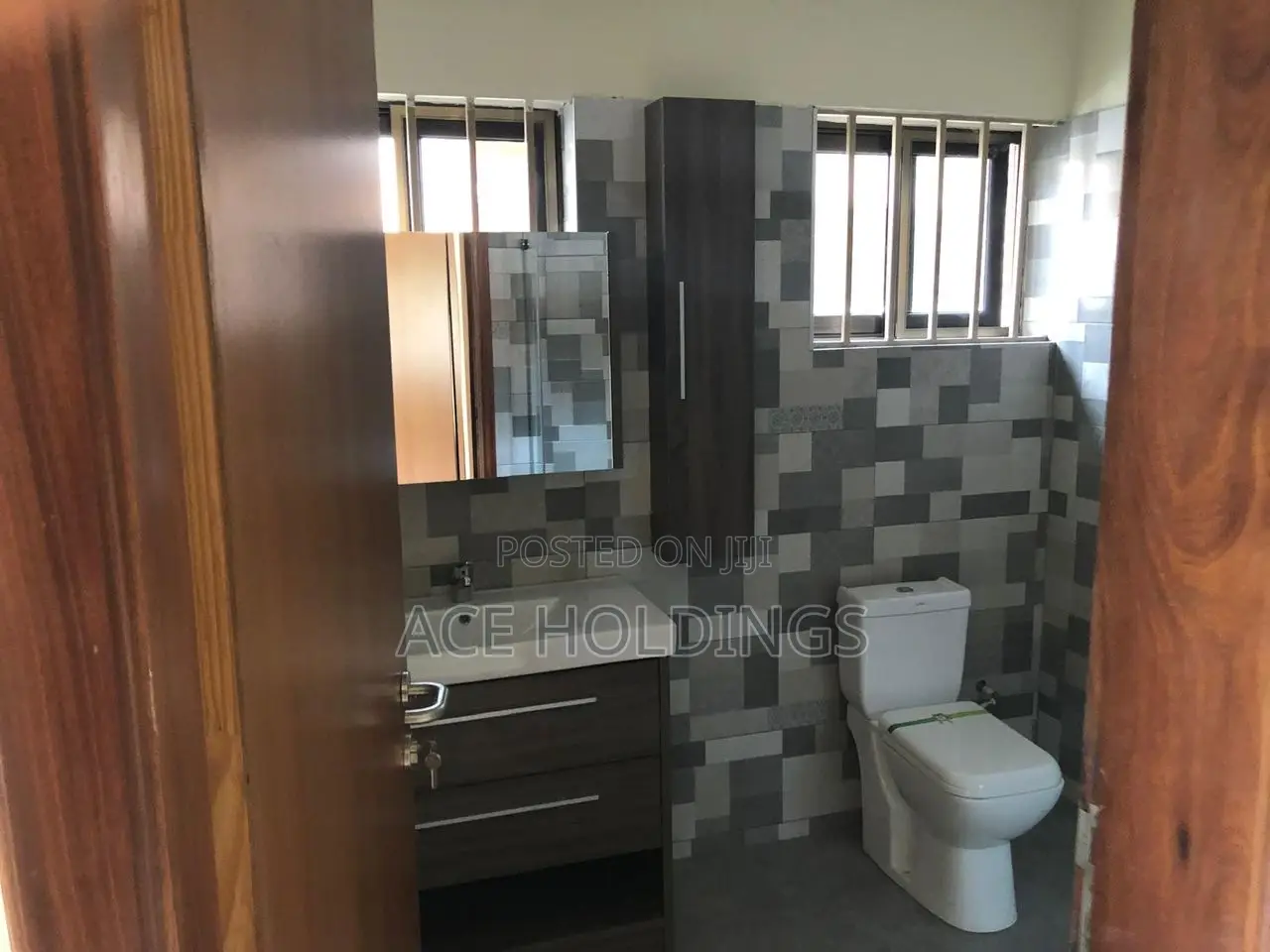 3bdrm House in Community 22, Tema Metropolitan for sale