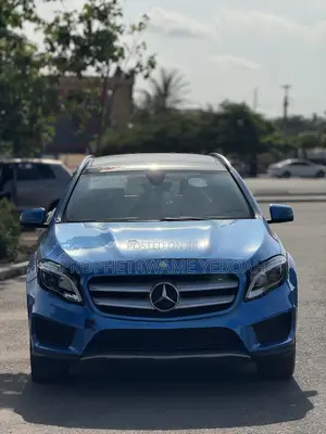Mercedes-Benz GLA 250 2018 Blue