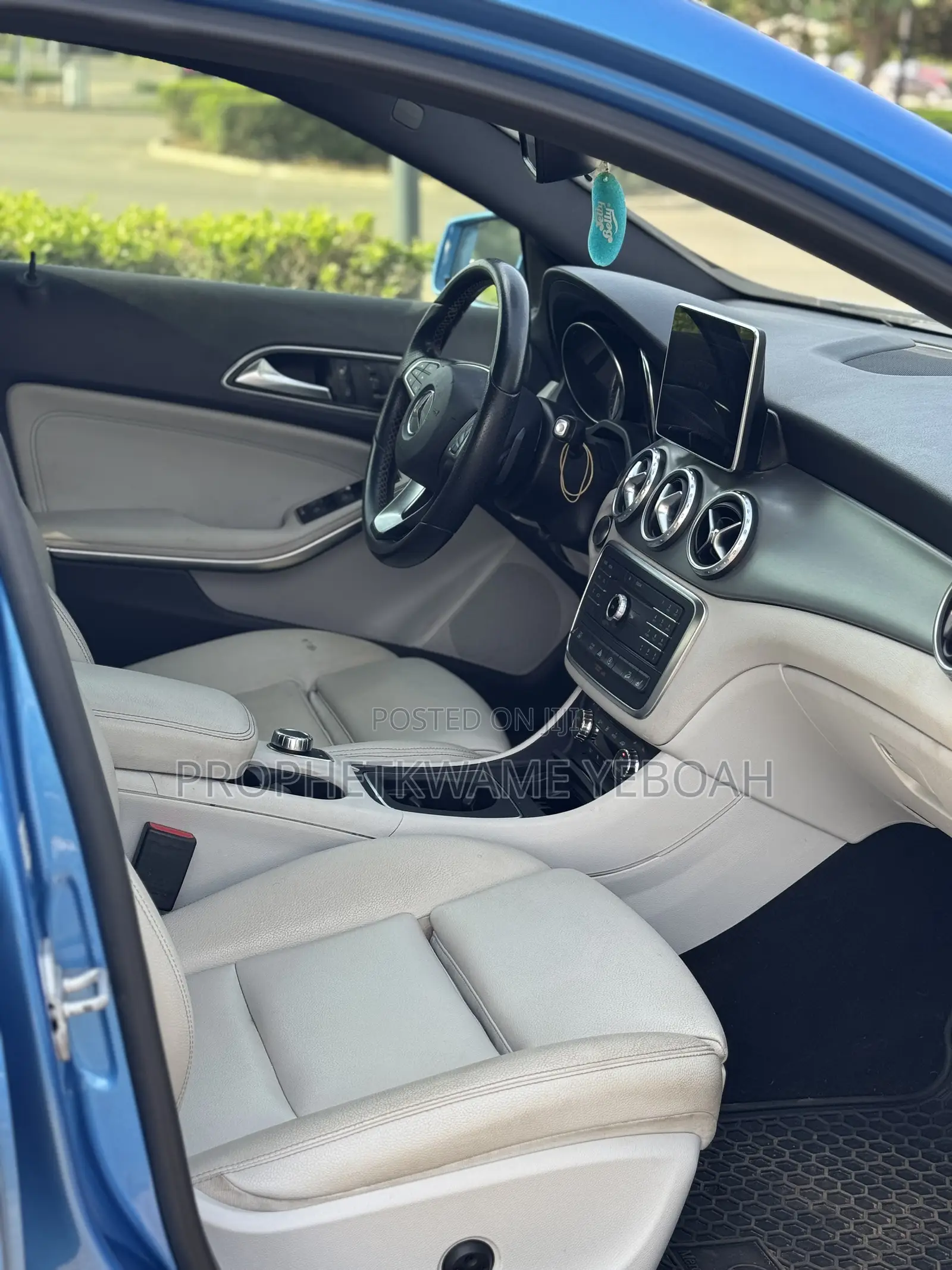 Mercedes-Benz GLA 250 2018 Blue