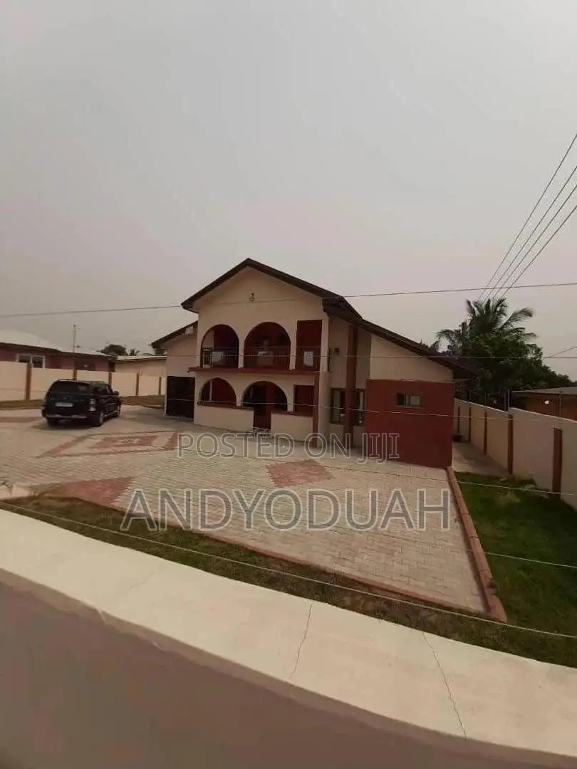 6bdrm House in Awutu Senya East Municipal for sale