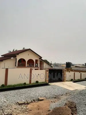 6bdrm House in Awutu Senya East Municipal for sale