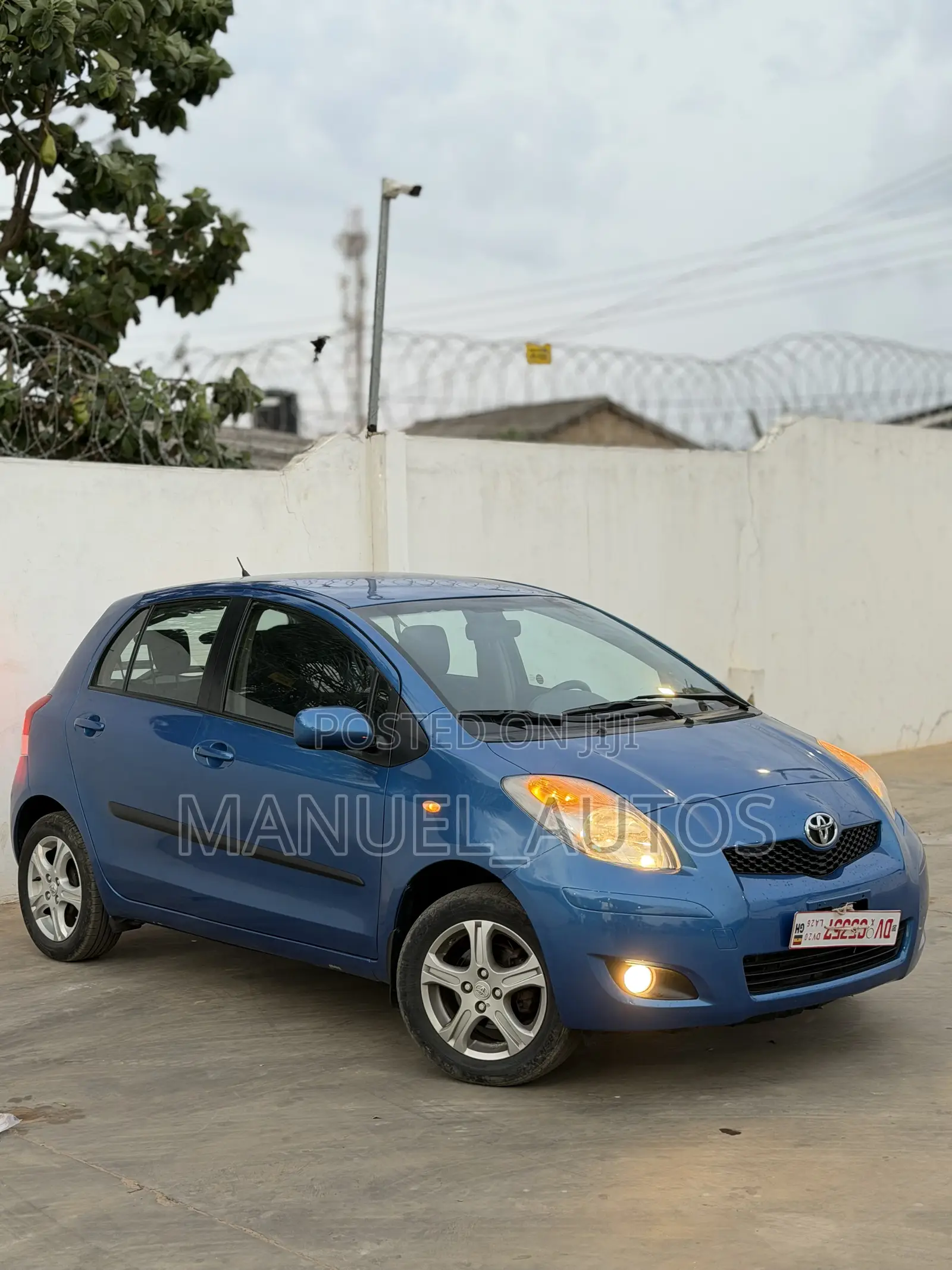 Toyota Yaris Base Hatchback 5dr 2010 Blue