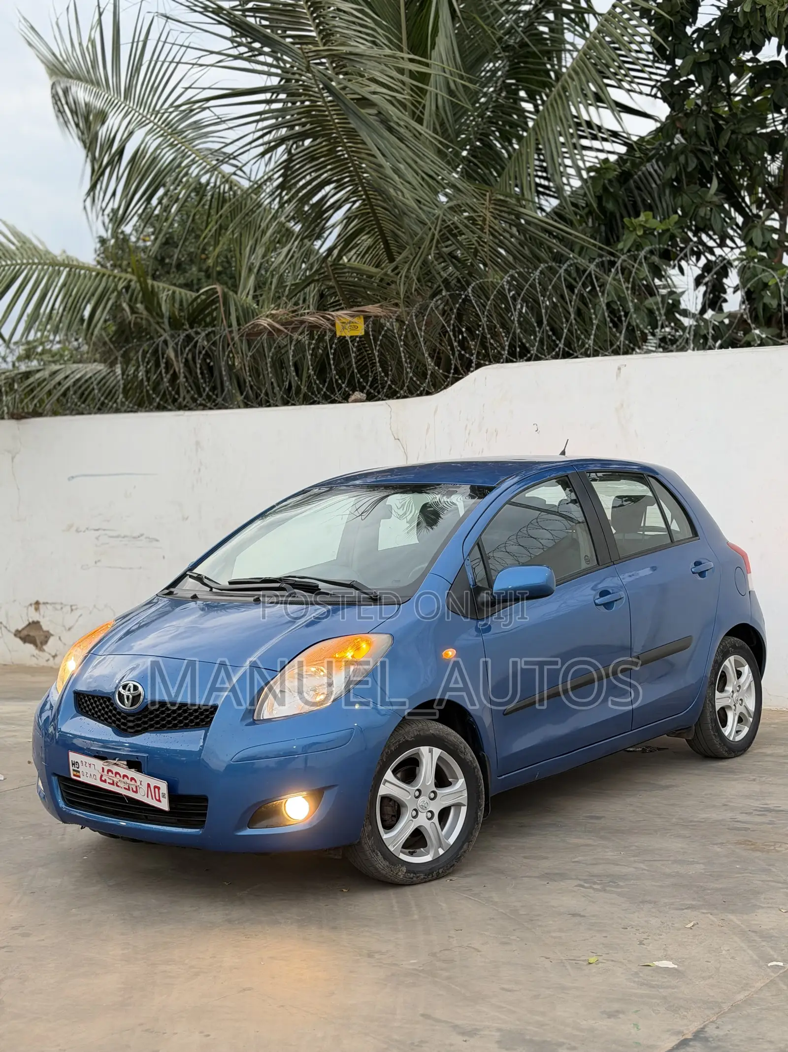 Toyota Yaris Base Hatchback 5dr 2010 Blue