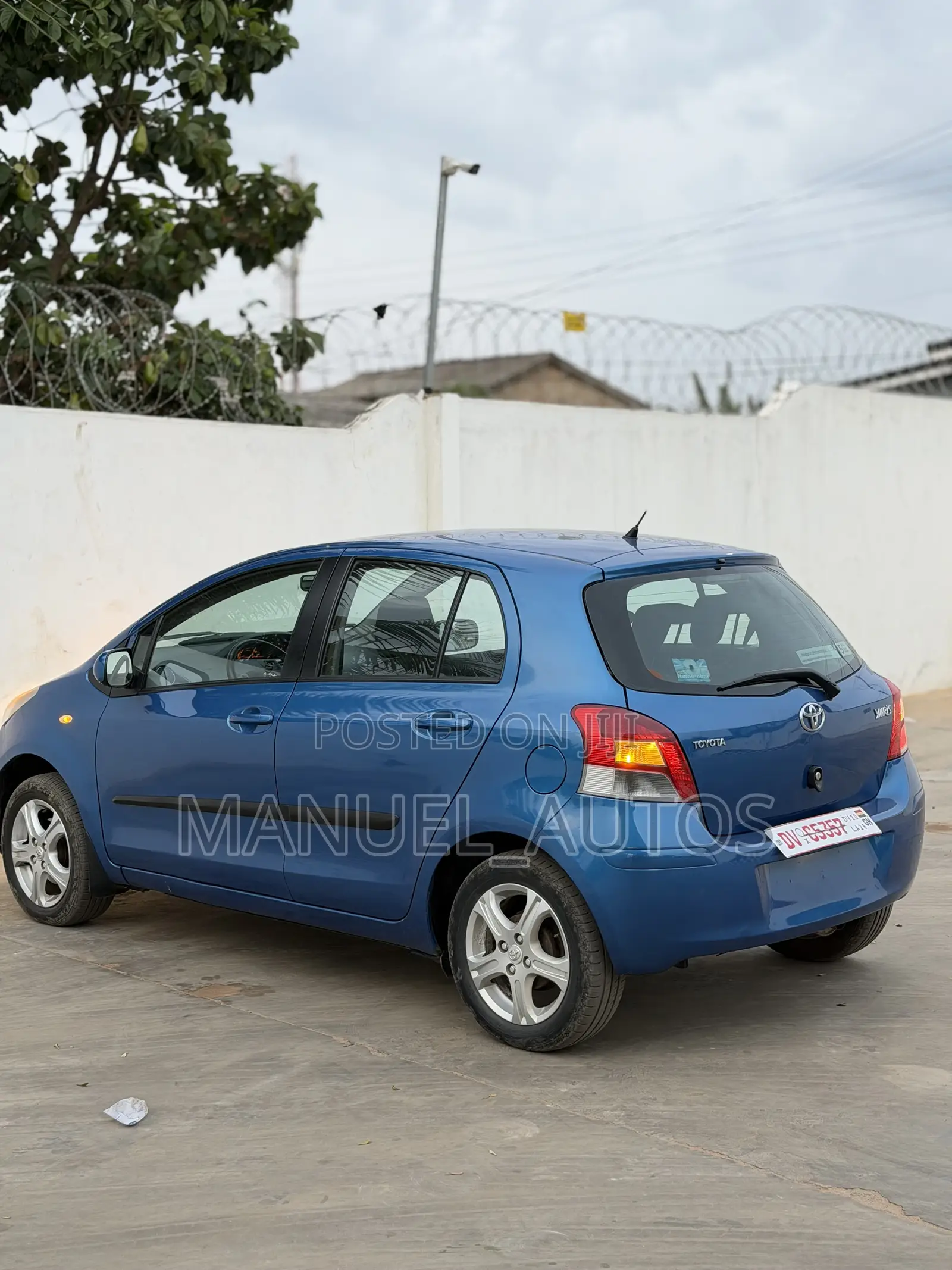 Toyota Yaris Base Hatchback 5dr 2010 Blue