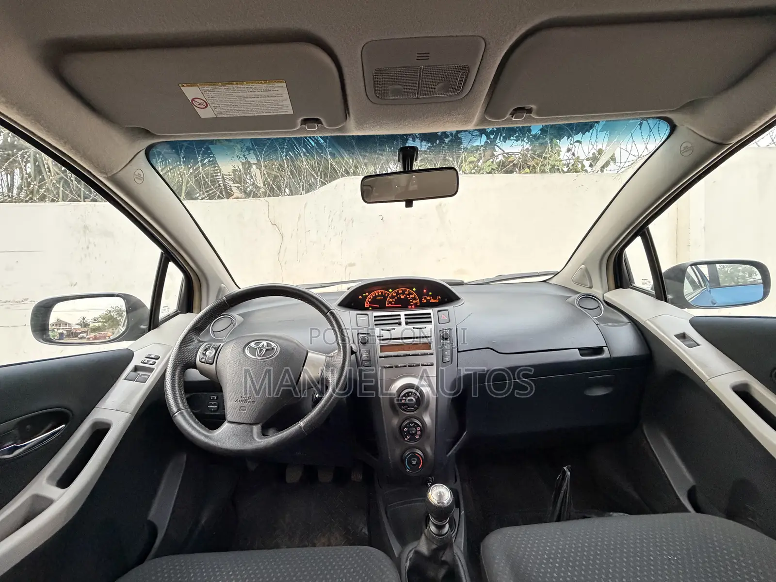 Toyota Yaris Base Hatchback 5dr 2010 Blue