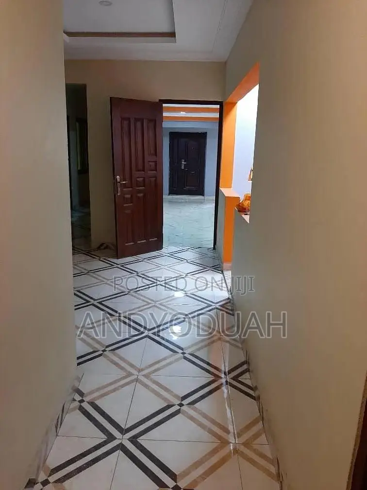 6bdrm House in Awutu Senya East Municipal for sale