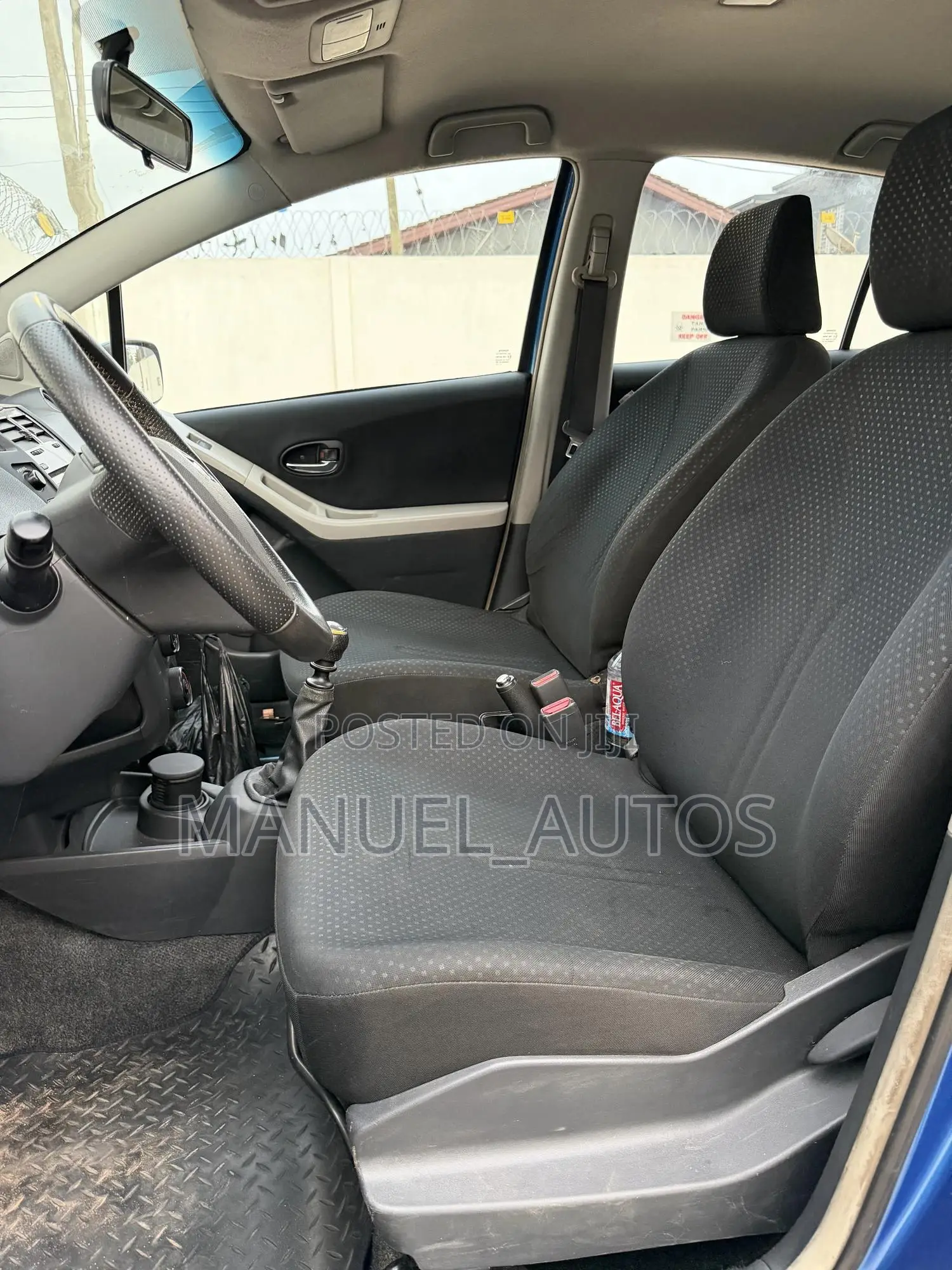 Toyota Yaris Base Hatchback 5dr 2010 Blue