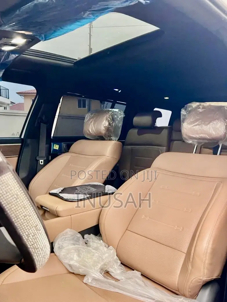 Hyundai Santa Fe Limited w/Saddle Interior 4dr SUV AWD (3.3L 6cyl 6A)