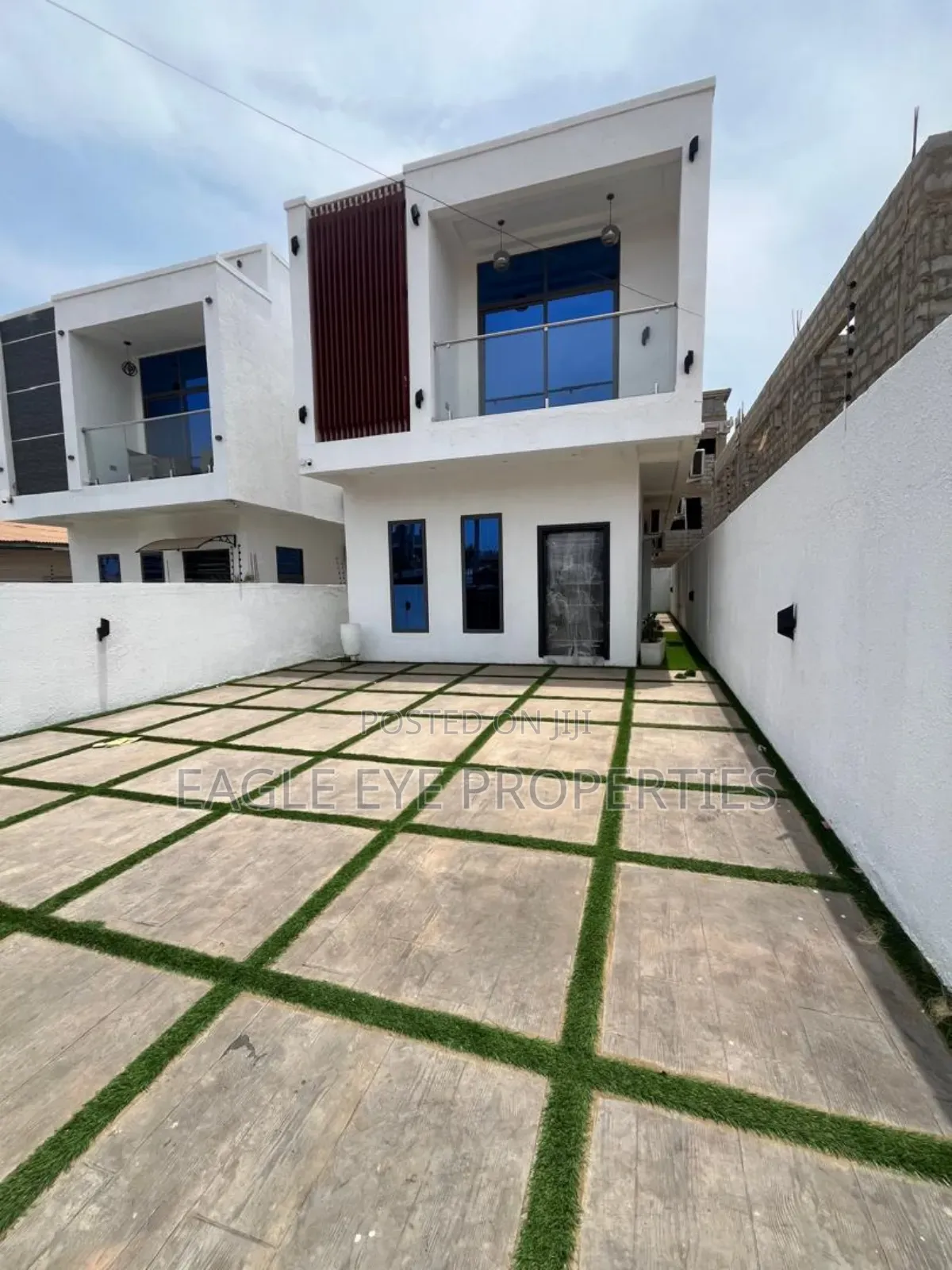 4bdrm House in Ogbojo East Legon for sale