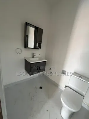 4bdrm House in Ogbojo East Legon for sale