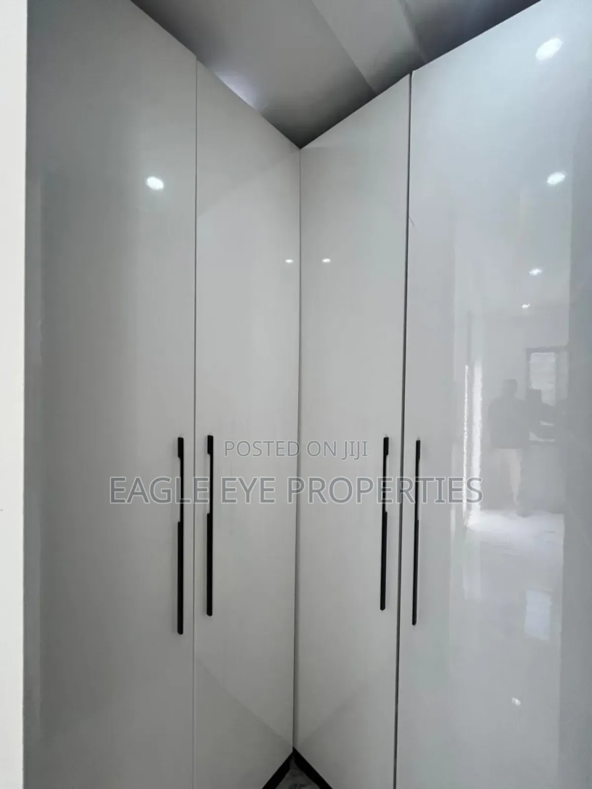 4bdrm House in Ogbojo East Legon for sale