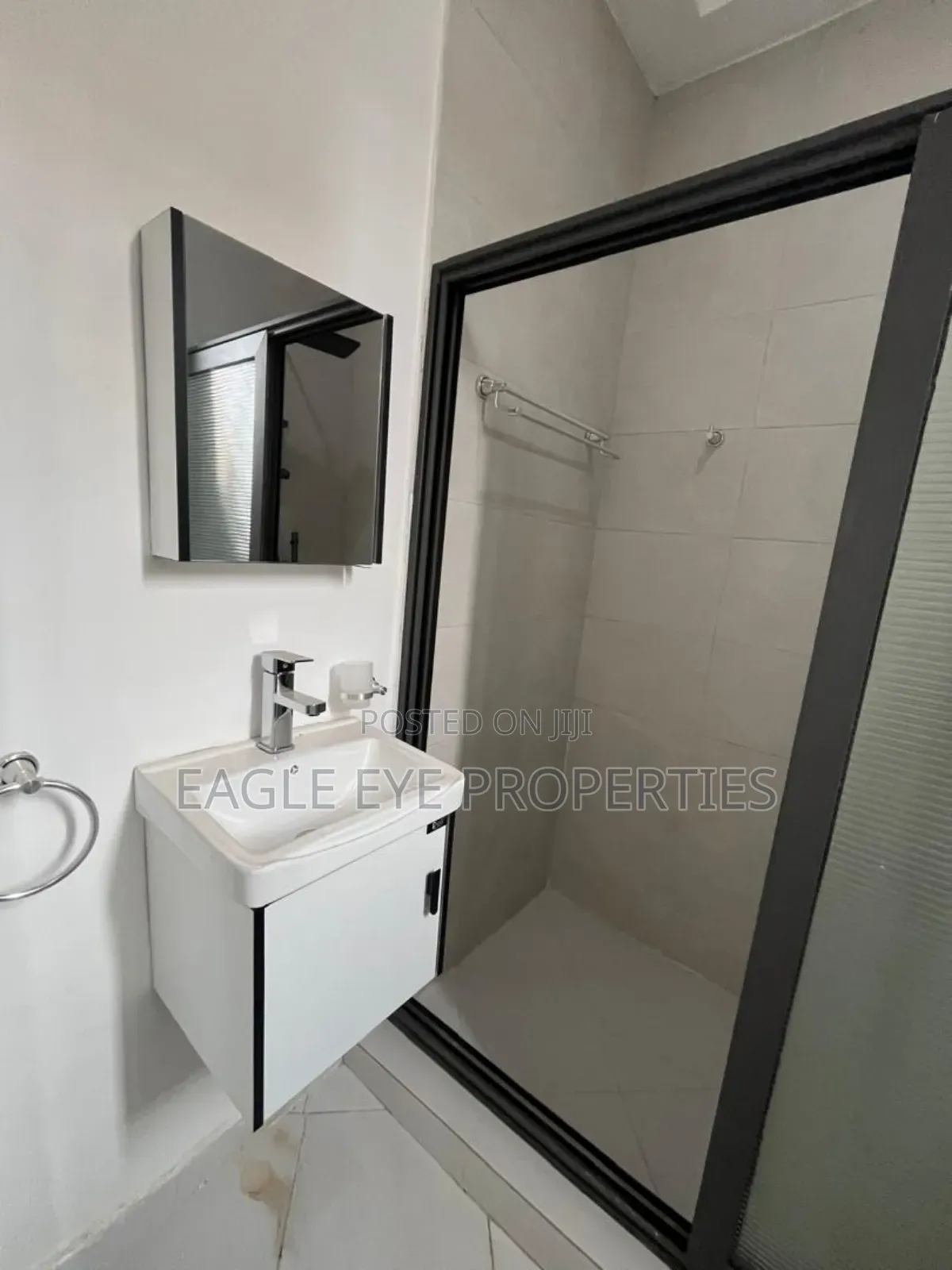 4bdrm House in Ogbojo East Legon for sale