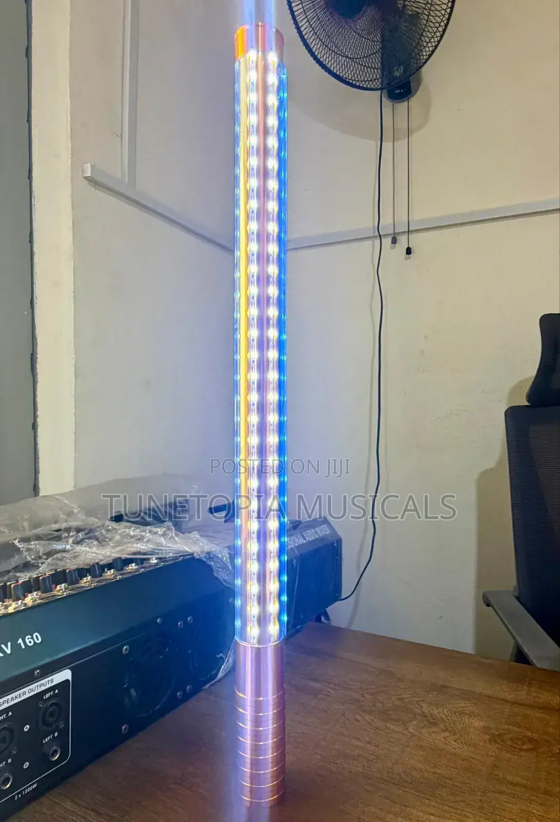 60cm Rechargeable Led Strobe Champagne Baton.