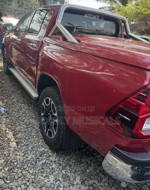 Toyota Hilux 2021 Red
