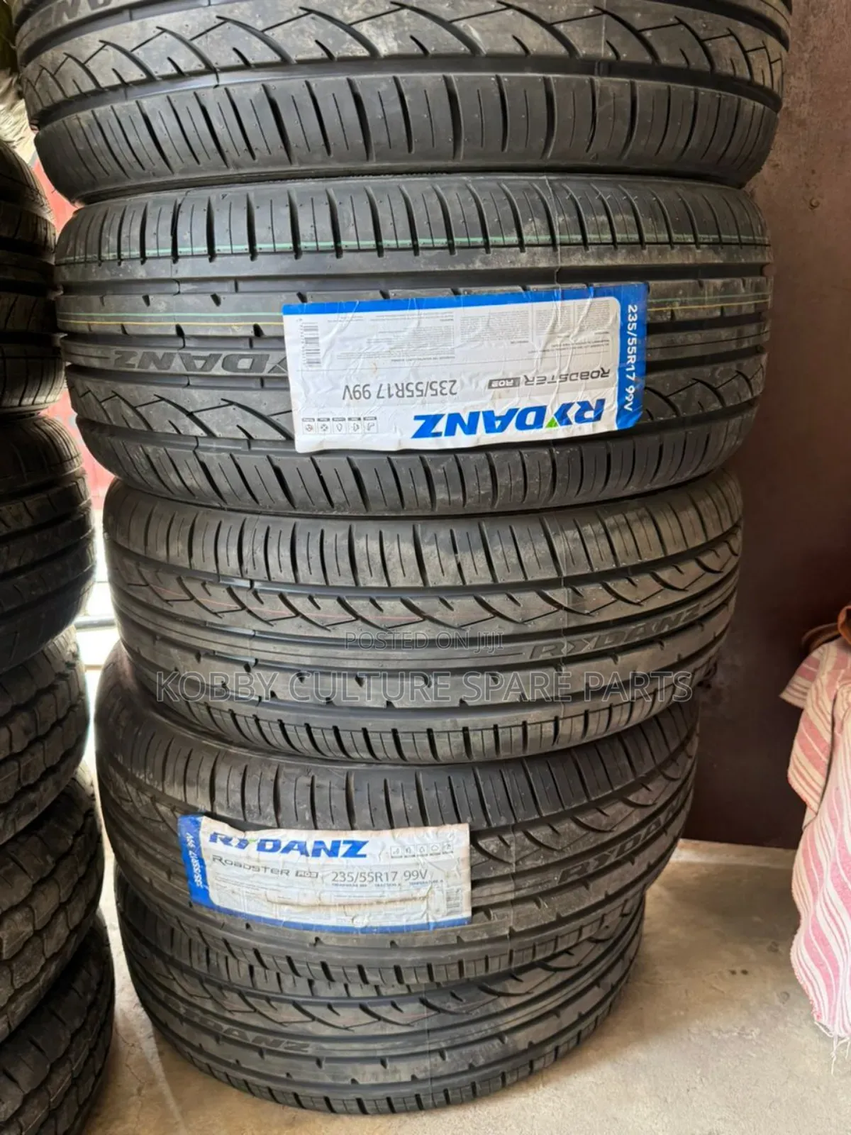Original Car Rydanz 235/55r17 Tyres Available for All Cars