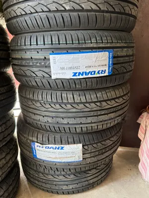 Original Car Rydanz 235/55r17 Tyres Available for All Cars