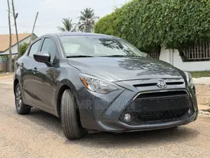 Toyota Yaris 2016 Gray