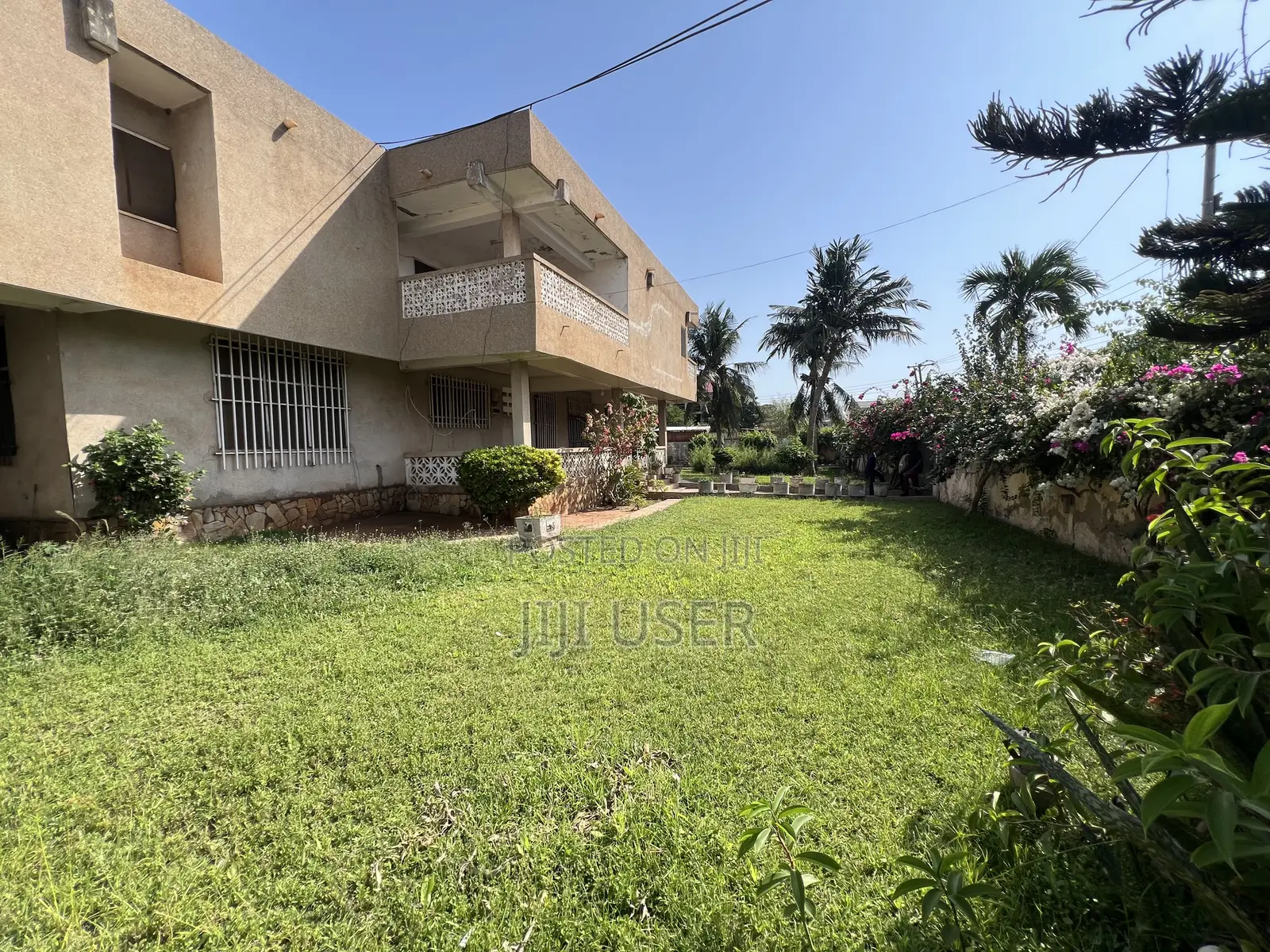 8bdrm Mansion in 8 Bedroom, Kwashieman for sale