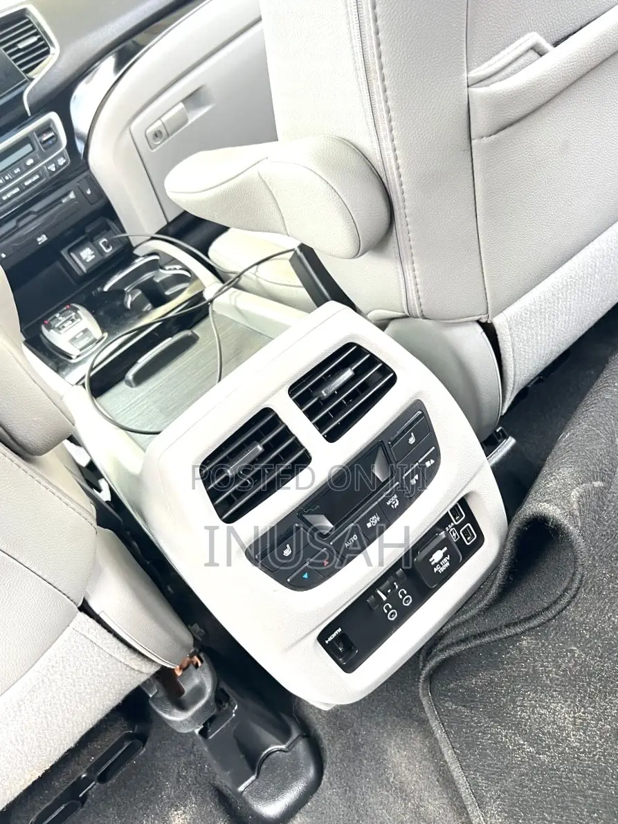 Honda Pilot Touring 7 Passenger AWD 2020 Blue