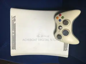 Xbox 360 S With 1 Controllers