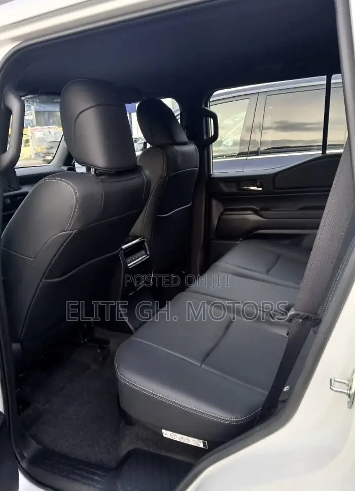 New Toyota Land Cruiser Prado 2.8 2024 White