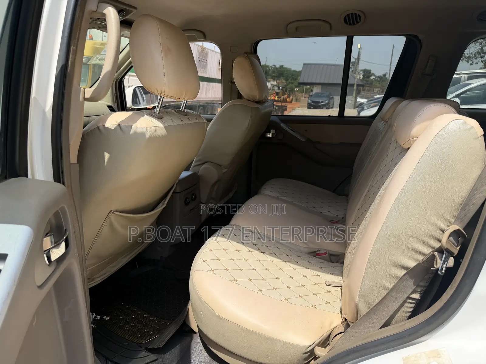 Nissan Pathfinder 2010 White