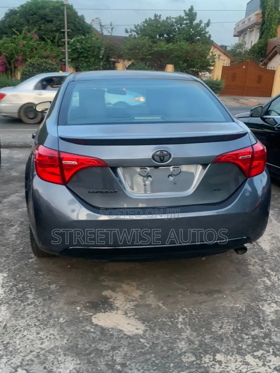 Toyota Corolla SE (1.8L 4cyl 2A) 2019 Gray